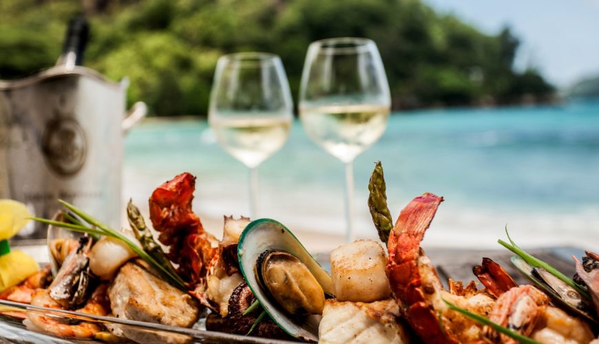 Τοπική κουζίνα στη θάλασσα: Δοκιμάστε τα καλύτερα πιάτα της Αγίας Νάπας στο πλοίο